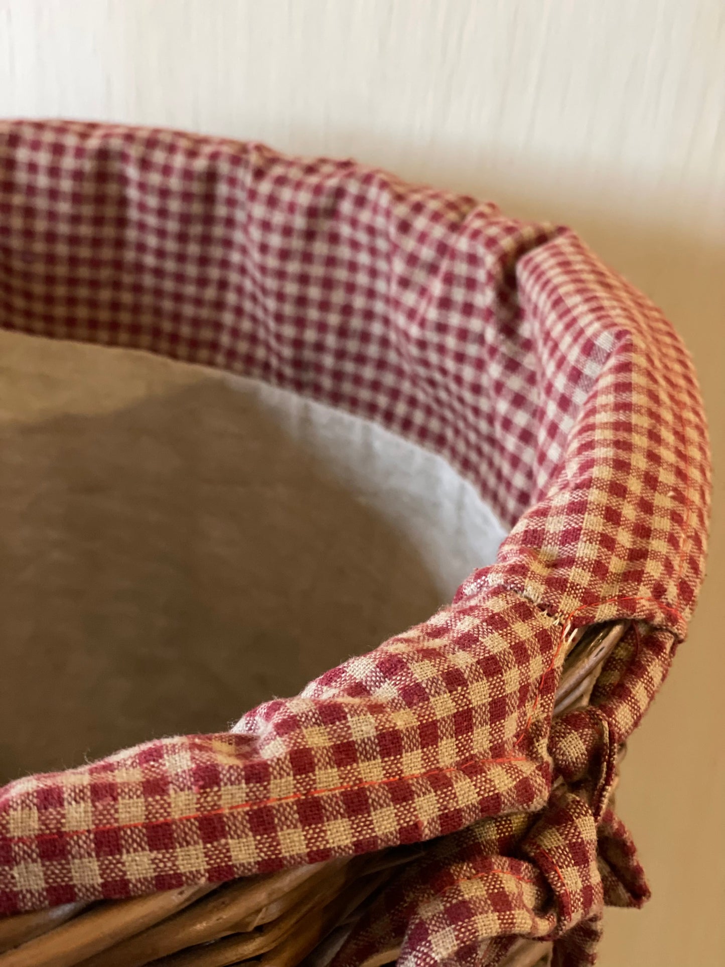 Coș vintage pentru rufe împletit din răchită