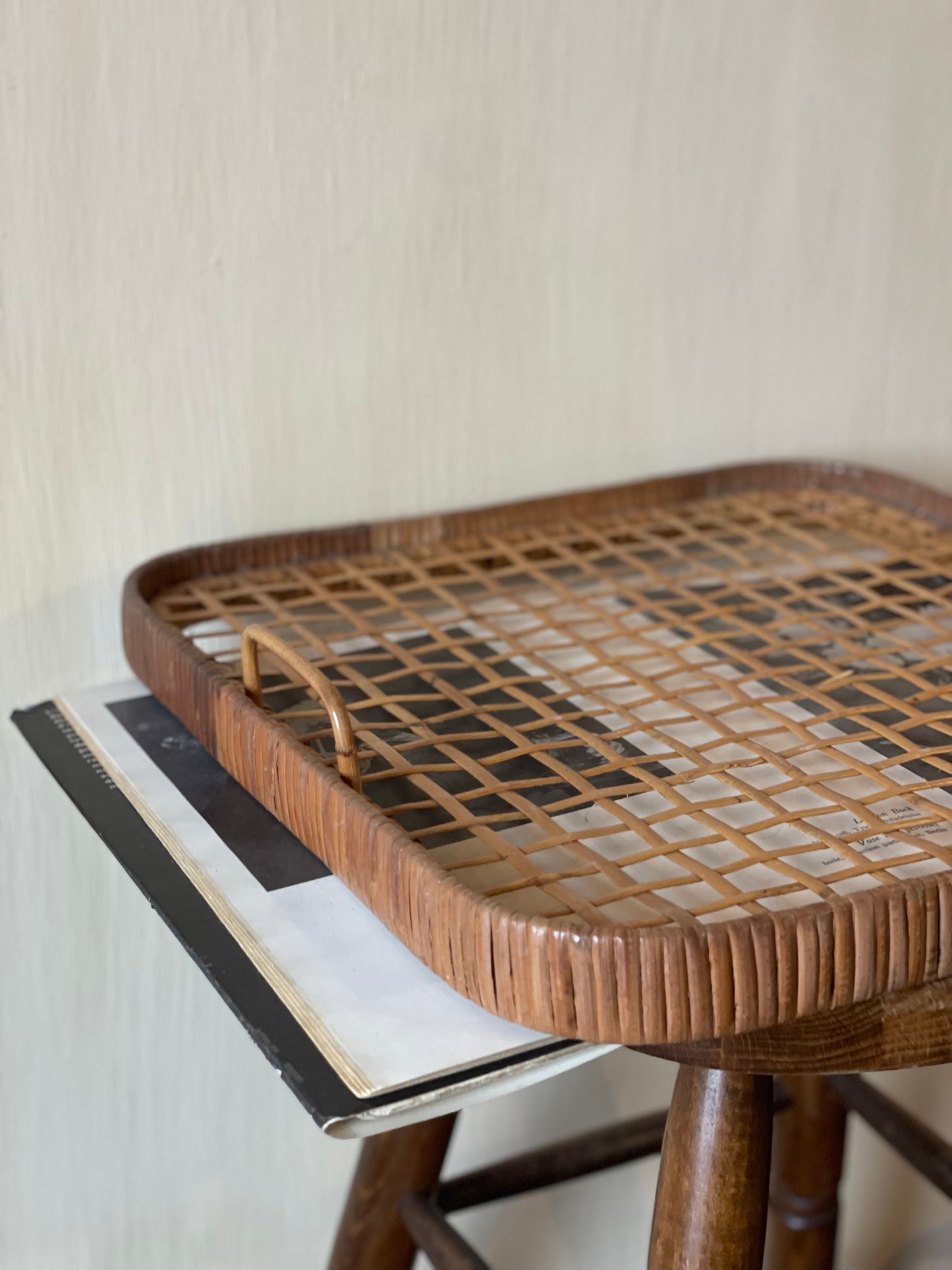 Platou mare vintage servire din ratan și bambus