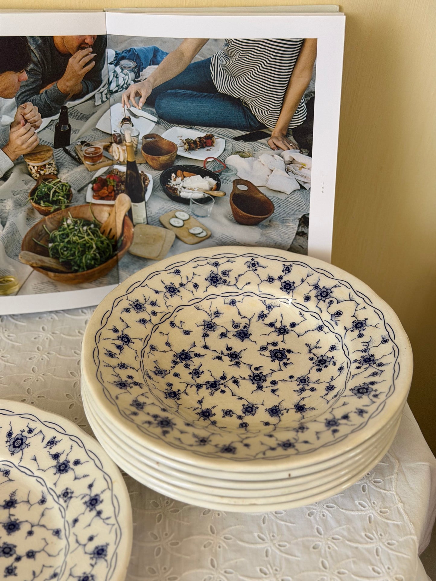 Diverse farfurii vintage englezești din ceramica glazurată