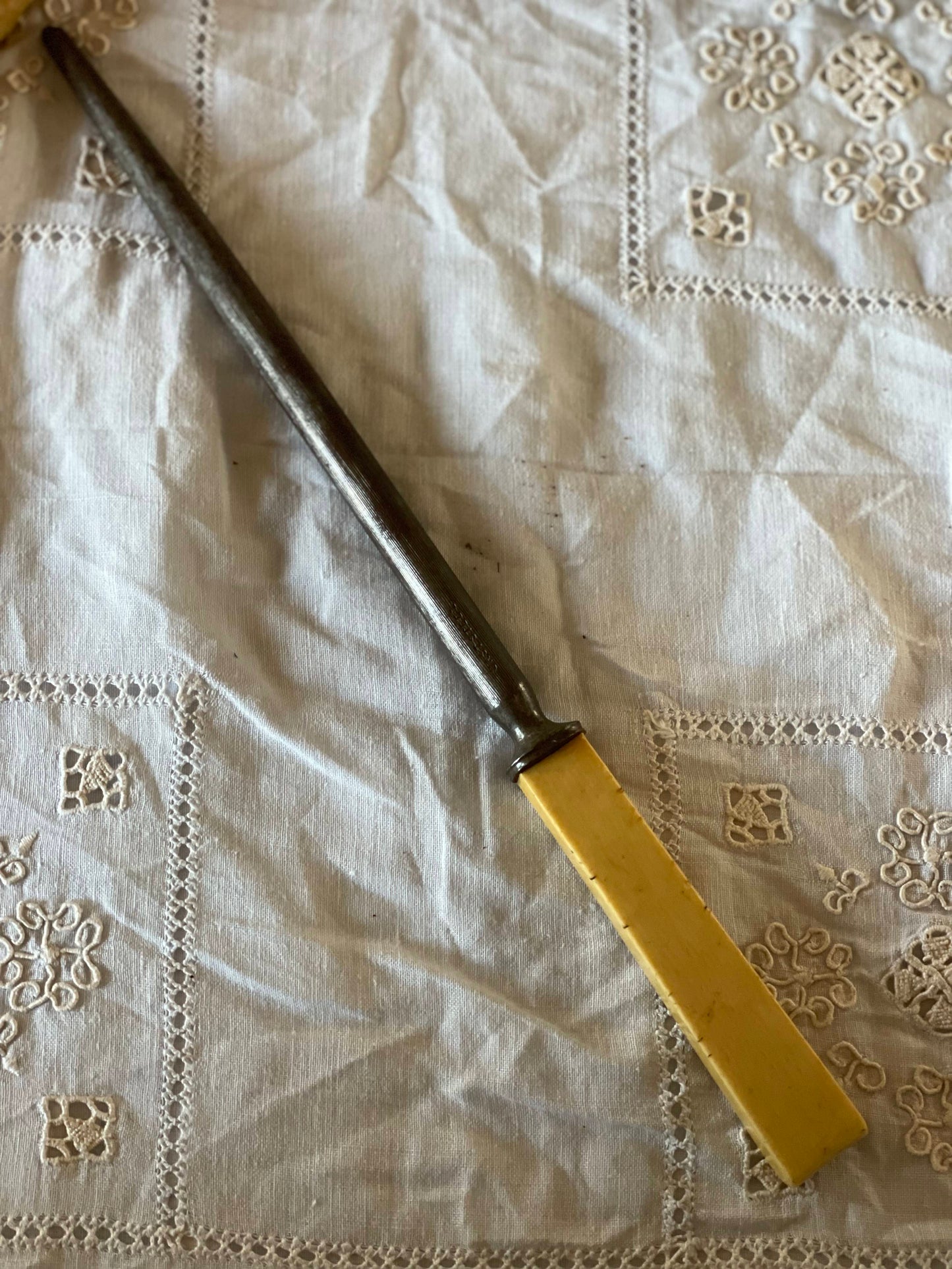 Masate și cuțite antice de bucătărie