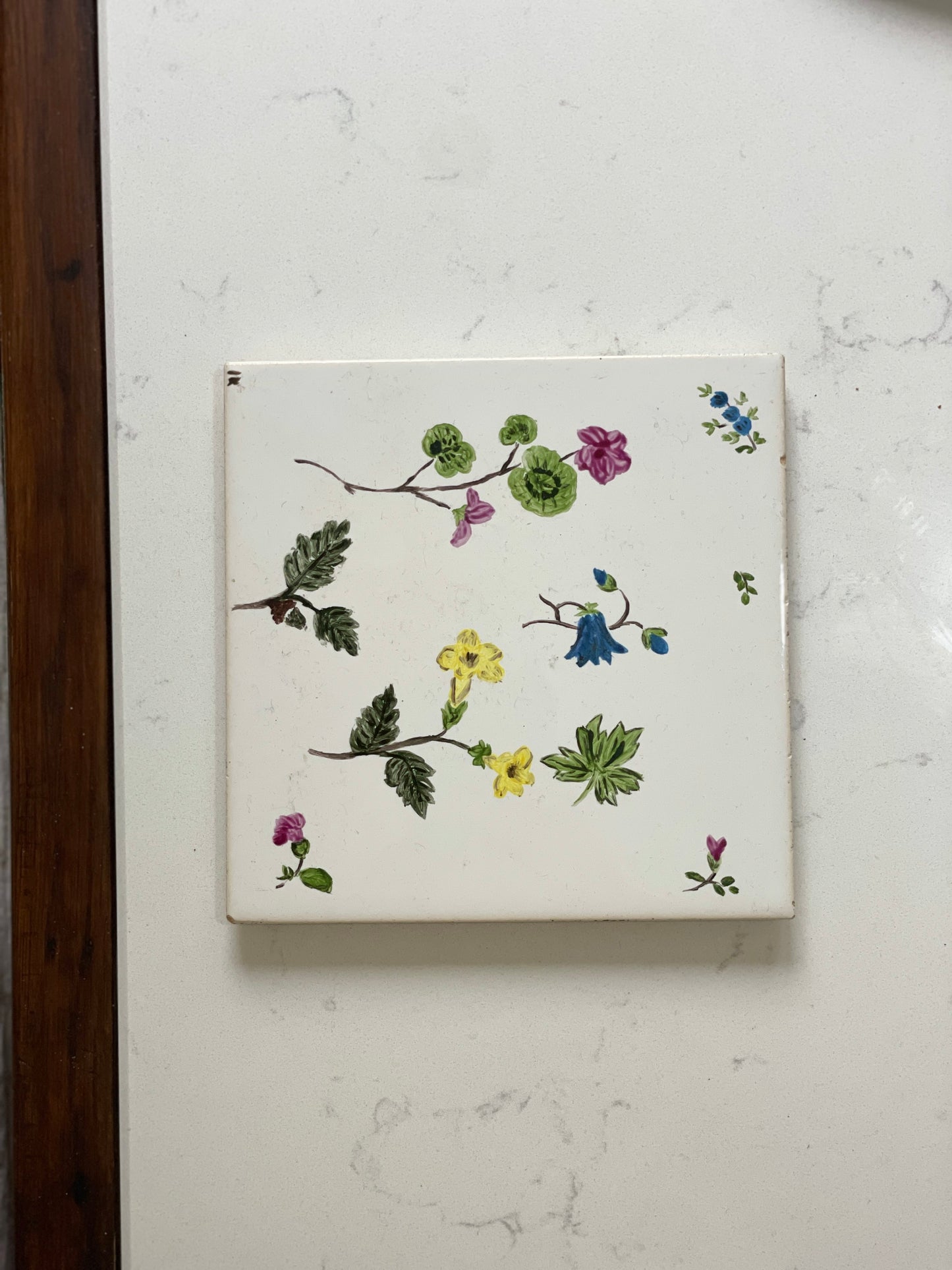 Placă florală din ceramică pictată manual