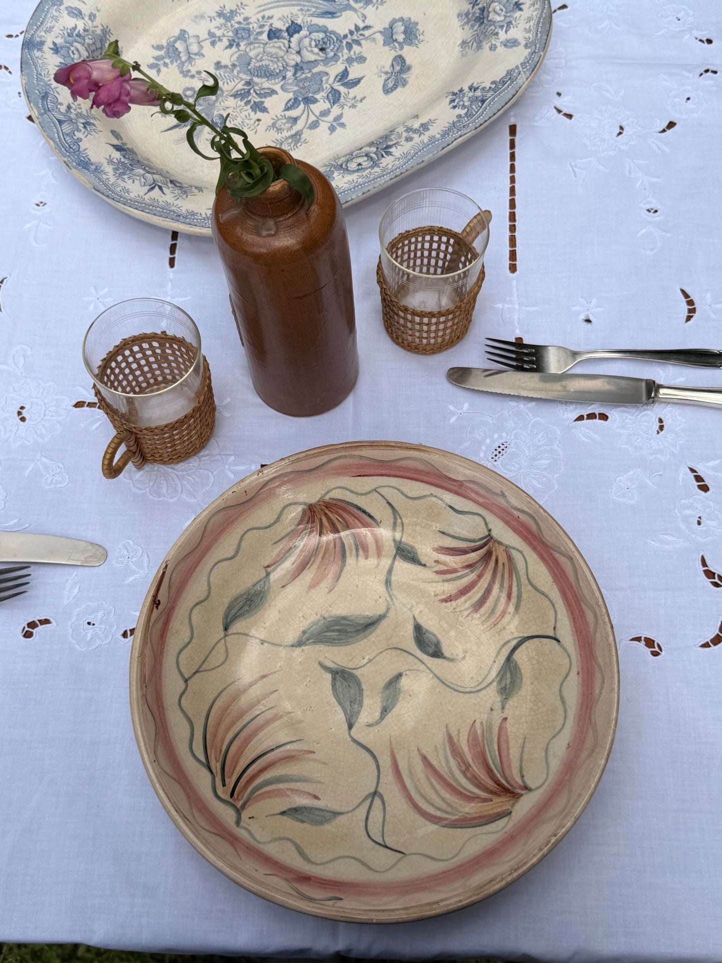 Platou/Farfurie decorativă din ceramica pictata manual, cca 1890-1900