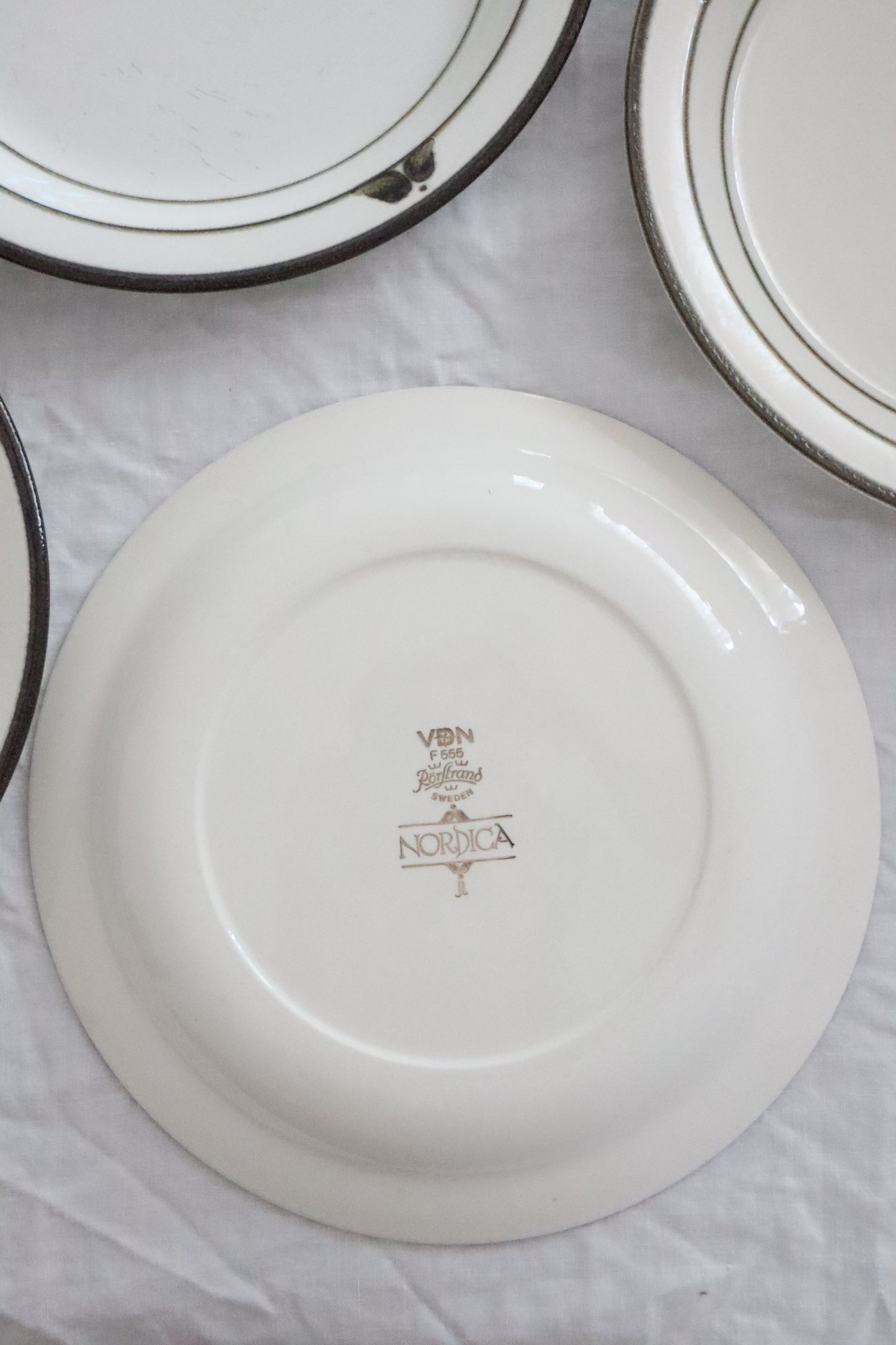 Farfurii mari din ceramică Nordica Rorstrand Sweden, ceramist Carl Harry Stalhane