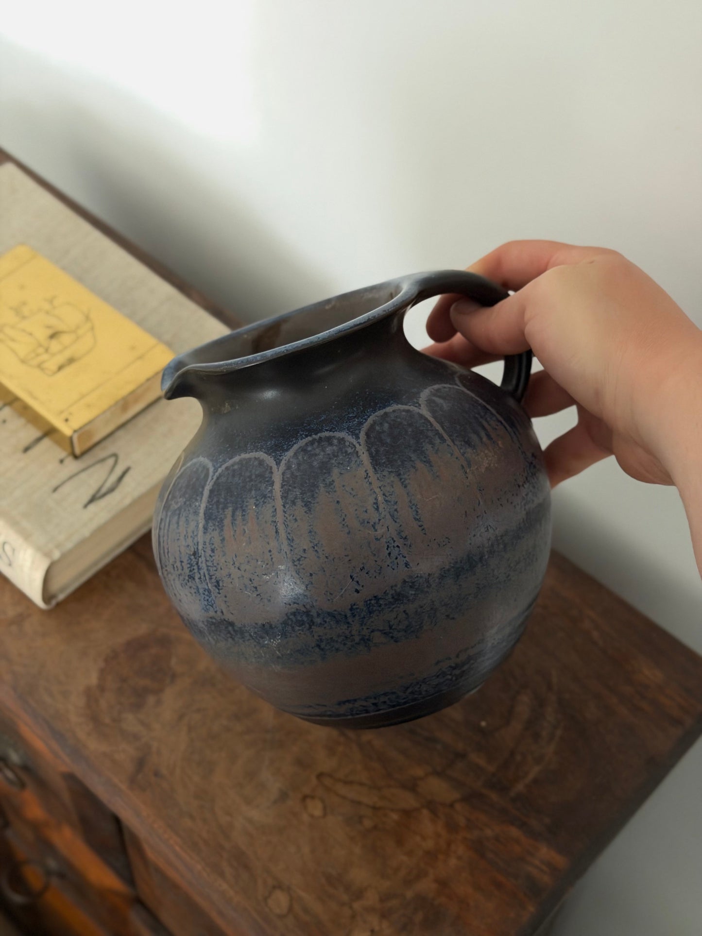 Vază deosebită din ceramică lucrată manual