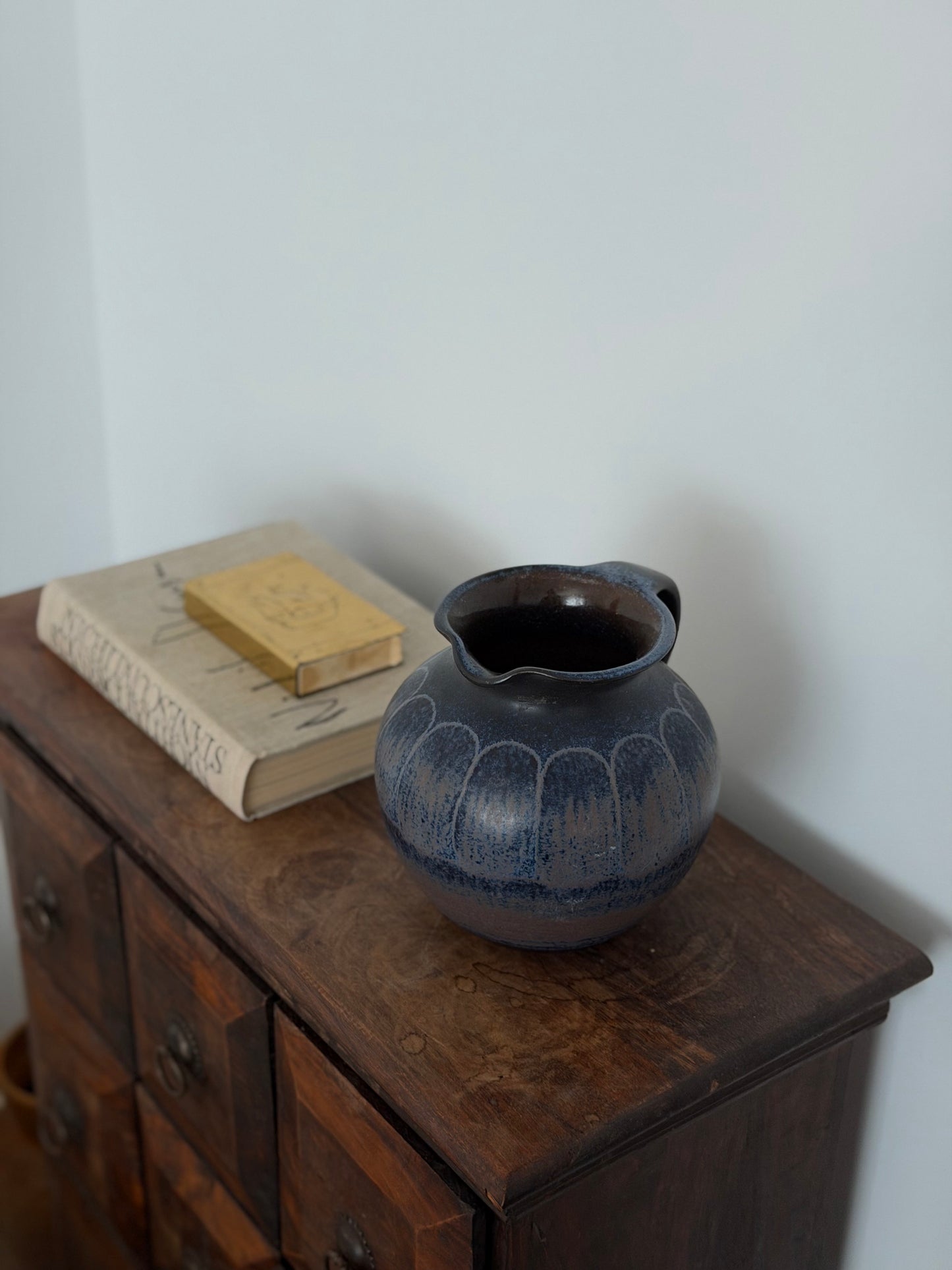 Vază deosebită din ceramică lucrată manual