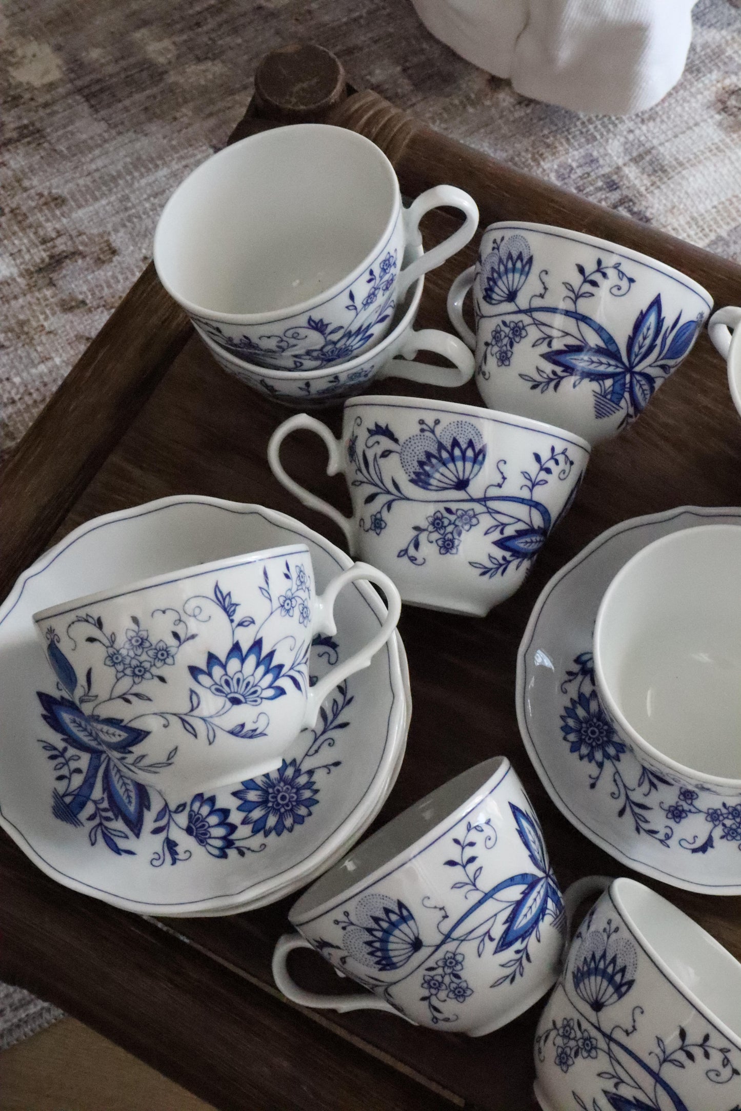 Set cană și farfurie porțelan Blue Onion collection Form Marienbad Ingres Weiss