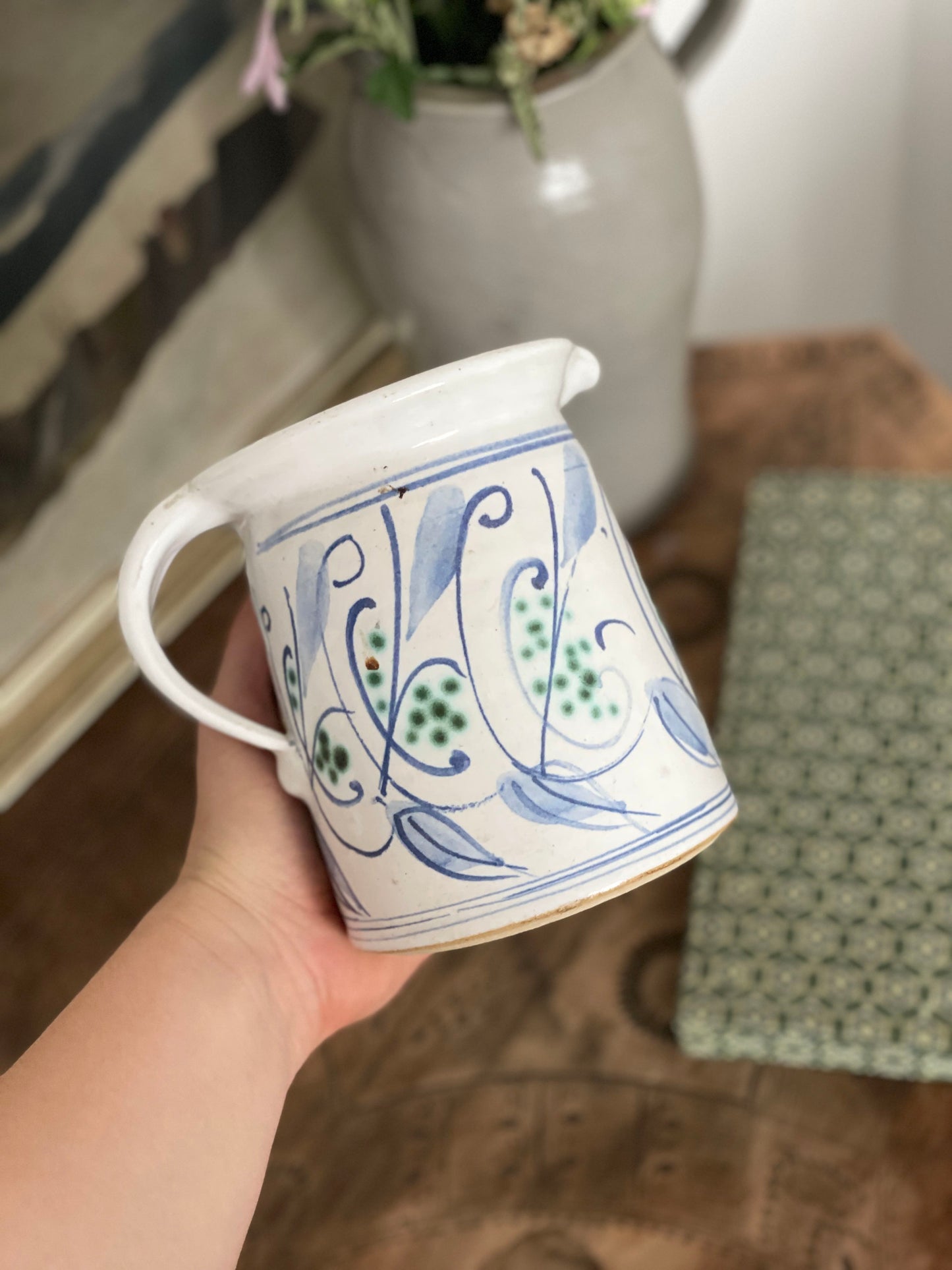 Carafă pictată manual din ceramică, Italia